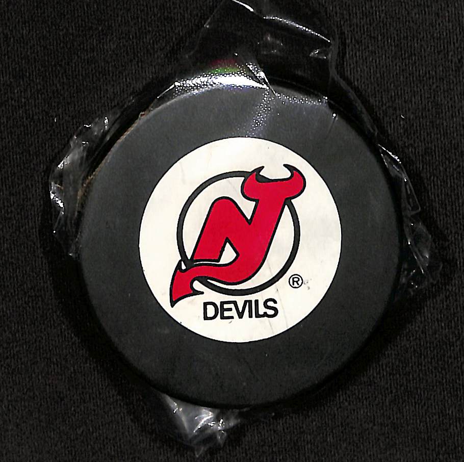 FIINR Other Sports Memorabilia NHL Official Vintage Hockey Puck - New Jersey Devil  NJD - Excellent Condition